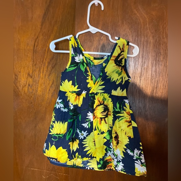 Sunflower Romper 18-24 months-2T - Picture 2 of 2